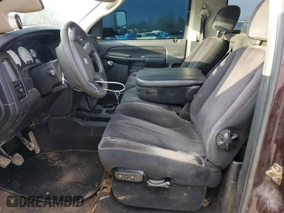 2004 Dodge 3500 SLT z VIN 3D7MA46C34G254929, wystawiony jako Copart lot #42400195 z przebiegiem 152 283 mil mil oraz Szkoda całkowita • Salvage title. Historia ofert i sprzedaży dostępna na DreamBid. Obrazek 7.