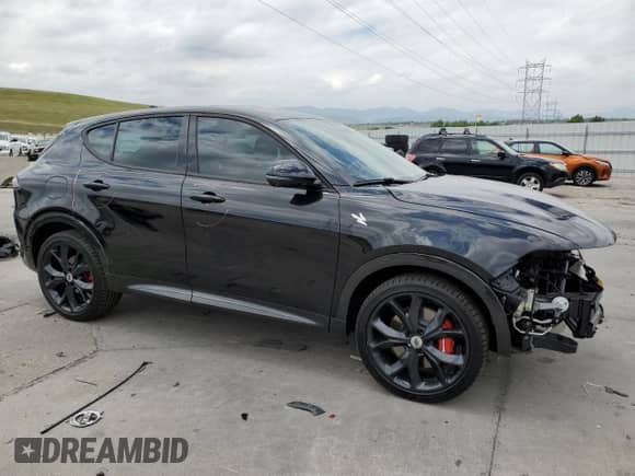 2024 Dodge Hornet R/T z VIN ZACPDFCW9R3A35429, wystawiony jako Copart lot #62019975 z przebiegiem 11 111 mil mil oraz Szkoda całkowita • Salvage title. Historia ofert i sprzedaży dostępna na DreamBid. Obrazek 4.