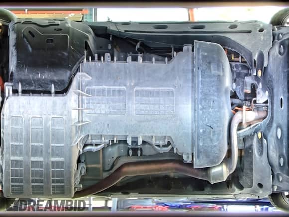 2024 Dodge Hornet R/T z VIN ZACPDFCW5R3A34231, wystawiony jako Copart lot #58159415 z przebiegiem 21 806 mil mil oraz Nie do naprawy • Non repairable. Historia ofert i sprzedaży dostępna na DreamBid. Obrazek 14.