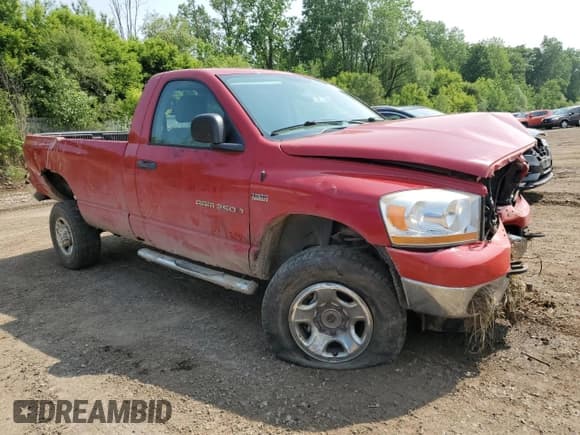 ✅ 2006 Dodge 2500 ST • VIN: 3D7KS26D96G180825 • Lot: 59644155. Wystawiony na Copart z przebiegiem 72 938 mil. Bezpłatny archiwum sprzedaży aukcyjnych z USA i szczegółowy raport historii pojazdu na DreamBid. Zdjęcie 4.