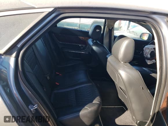 ✅ 2016 Jaguar XJ Portfolio • VIN: SAJWJ2GD8G8W02671 • Lot: 75372603. Wystawiony na Copart z przebiegiem 93 634 mil. Bezpłatny archiwum sprzedaży aukcyjnych z USA i szczegółowy raport historii pojazdu na DreamBid. Zdjęcie 11.