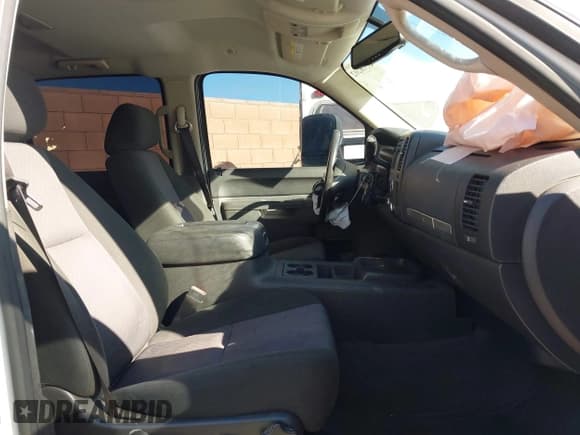 ✅ 2014 Chevrolet Silverado 2500HD LT • VIN: 1GC1CXCG5EF107871 • Lot: 43518202. Listed on IAAI with 74,569 mi. Free auction sales archive from the USA and detailed vehicle history report at DreamBid. Image 5.