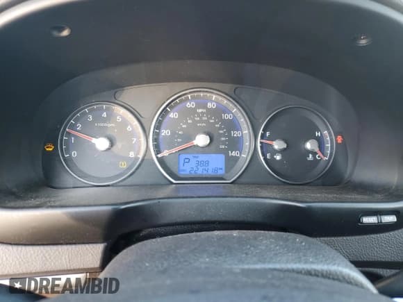 ✅ 2010 Hyundai Santa Fe Limited • VIN: 5NMSKDAG8AH408754 • Lot: 81130954. Listed on Copart with 221,418 mi. Free auction sales archive from the USA and detailed vehicle history report at DreamBid. Image 9.