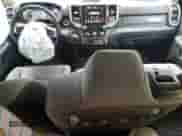 2019 Ram 1500 Big Horn z VIN 1C6SRFFT2KN594056, wystawiony jako Copart lot #86181995 z przebiegiem 81 298 mil mil oraz Szkoda całkowita • Salvage title. Historia ofert i sprzedaży dostępna na DreamBid. Obrazek 8.