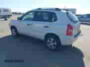 2006 Hyundai Tucson GL z VIN KM8JM72B56U324168, wystawiony jako IAAI lot #42146955 z przebiegiem 206 919 mil mil oraz . Historia ofert i sprzedaży dostępna na DreamBid. Obrazek 3.