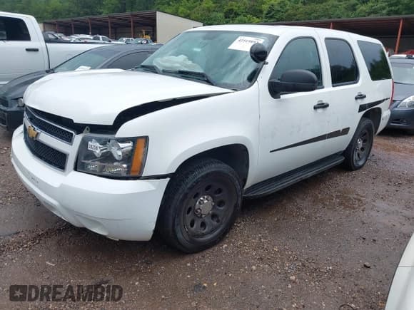 ✅ 2013 Chevrolet Tahoe Commercial • VIN: 1GNLC2E09DR328812 • Lot: 42519892. Wystawiony na IAAI z przebiegiem 171 813 mil. Bezpłatny archiwum sprzedaży aukcyjnych z USA i szczegółowy raport historii pojazdu na DreamBid. Zdjęcie 17.