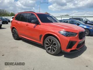 ✅ 2022 BMW X5 M • VIN: 5YMJU0C04N9L14104 • Lot: 52317314. Wystawiony na Copart z przebiegiem 26 863 mil. Bezpłatny archiwum sprzedaży aukcyjnych z USA i szczegółowy raport historii pojazdu na DreamBid. Zdjęcie 4.