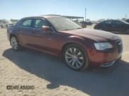 ✅ 2017 Chrysler 300 Limited • VIN: 2C3CCAAGXHH577295 • Lot: 90469375. Wystawiony na Copart z przebiegiem 60 624 mil. Bezpłatny archiwum sprzedaży aukcyjnych z USA i szczegółowy raport historii pojazdu na DreamBid. Zdjęcie 4.