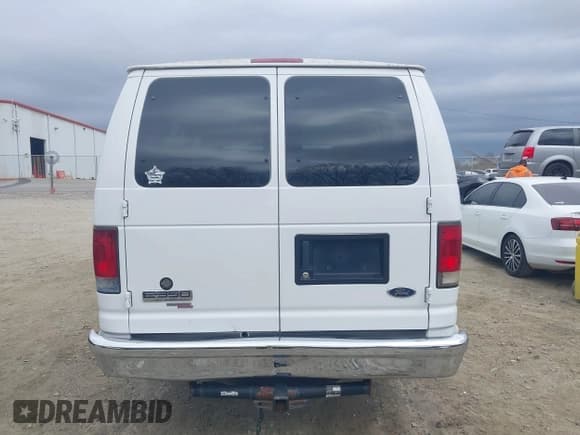 ✅ 2007 Ford Econoline Passenger XL • VIN: 1FBSS31L57DA97586 • Lot: 41716412. Wystawiony na IAAI z przebiegiem 206 233 mil. Bezpłatny archiwum sprzedaży aukcyjnych z USA i szczegółowy raport historii pojazdu na DreamBid. Zdjęcie 16.