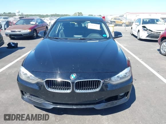 ✅ 2015 BMW 3 Series 320i • VIN: WBA3B1C58FK141526 • Лот: 43121567. Опубликован ранее на IAAI с пробегом 189 679 миль. Бесплатный доступ к архиву аукционных продаж из США и подробный отчёт об истории автомобиля на DreamBid. Изображение 12.