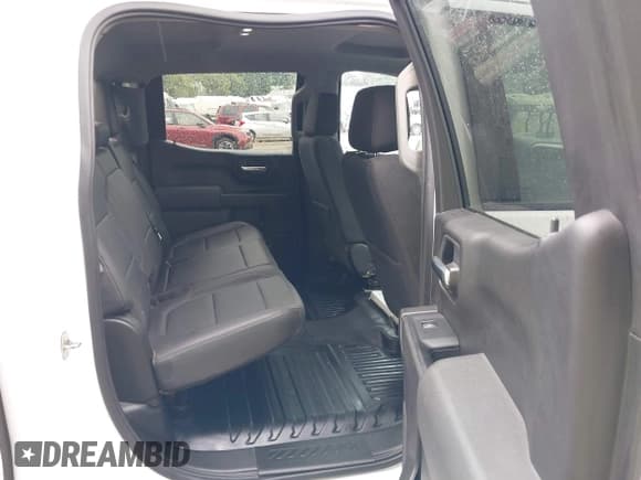 ✅ 2019 Chevrolet Silverado 1500 Work Truck • VIN: 1GCUYAEF9KZ338038 • Lot: 43120191. Wystawiony na IAAI z przebiegiem 100 266 mil. Bezpłatny archiwum sprzedaży aukcyjnych z USA i szczegółowy raport historii pojazdu na DreamBid. Zdjęcie 8.