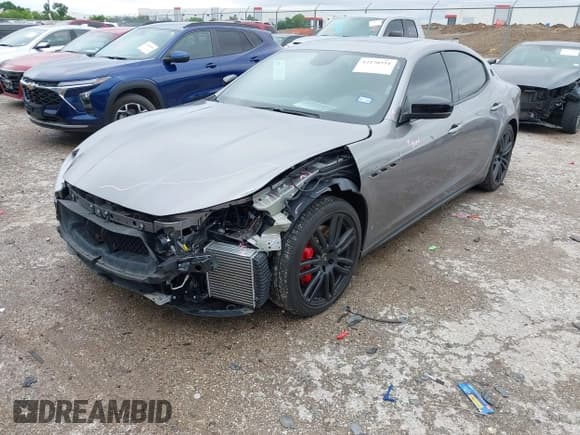 ✅ 2021 Maserati Ghibli S Q4 • VIN: ZAM57YTA8M1368703 • Lot: 42170551. Wystawiony na IAAI z przebiegiem 29 969 mil. Bezpłatny archiwum sprzedaży aukcyjnych z USA i szczegółowy raport historii pojazdu na DreamBid. Zdjęcie 2.