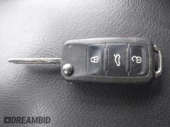 ✅ 2012 Volkswagen Golf R • VIN: WVWPF7AJ9CW349172 • Лот: 43560628. Опубликован ранее на IAAI с пробегом 155 066 миль. Бесплатный доступ к архиву аукционных продаж из США и подробный отчёт об истории автомобиля на DreamBid. Изображение 11.