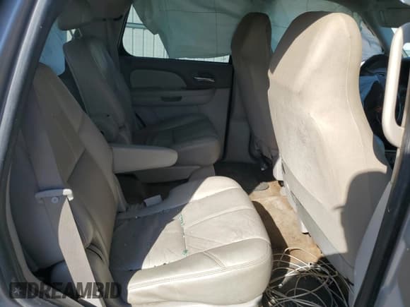 ✅ 2009 GMC Yukon SLT 4SB • VIN: 1GKFC33J49R276802 • Lot: 82112045. Listed on Copart with Not provided. Free auction sales archive from the USA and detailed vehicle history report at DreamBid. Image 11.