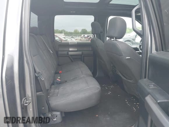 ✅ 2018 Ford F-150 XL • VIN: 1FTEW1E56JKF51814 • Лот: 42206392. Опубликован ранее на IAAI с пробегом 221 665 миль. Бесплатный доступ к архиву аукционных продаж из США и подробный отчёт об истории автомобиля на DreamBid. Изображение 8.