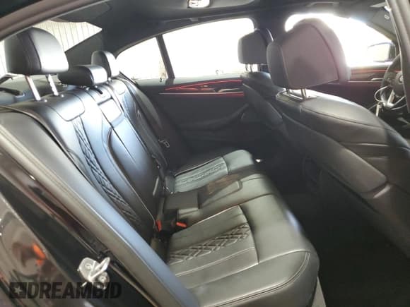 ✅ 2022 BMW 5 Series 530i xDrive • VIN: WBA13BJ0XNWX39450 • Лот: 70291355. Опубликован ранее на Copart с пробегом 50 084 миль. Бесплатный доступ к архиву аукционных продаж из США и подробный отчёт об истории автомобиля на DreamBid. Изображение 10.