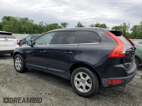 ✅ 2011 Volvo XC60 3.2L • VIN: YV4952DL0B2222647 • Lot: 57293075. Listed on Copart with 231,028 mi. Free auction sales archive from the USA and detailed vehicle history report at DreamBid. Image 2.