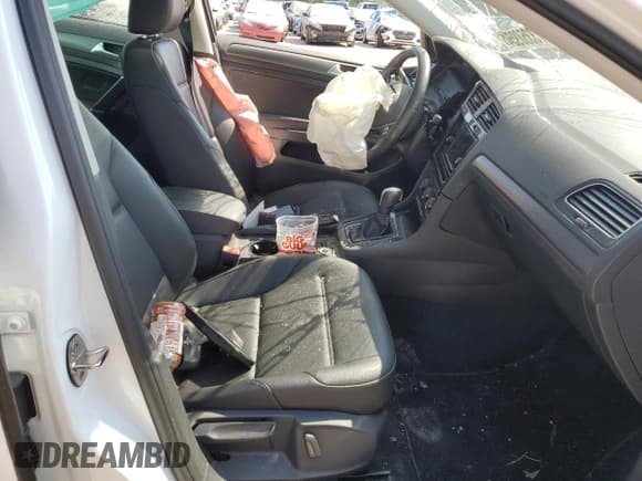 ✅ 2021 Volkswagen Golf TSI • VIN: 3VWG57AU4MM000223 • Lot: 73358954. Wystawiony na Copart z przebiegiem Nie podano. Bezpłatny archiwum sprzedaży aukcyjnych z USA i szczegółowy raport historii pojazdu na DreamBid. Zdjęcie 7.