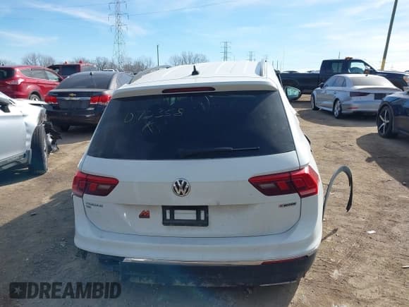 ✅ 2021 Volkswagen Tiguan SE • VIN: 3VV2B7AX1MM070358 • Lot: 41583397. Wystawiony na IAAI z przebiegiem 75 508 mil. Bezpłatny archiwum sprzedaży aukcyjnych z USA i szczegółowy raport historii pojazdu na DreamBid. Zdjęcie 15.