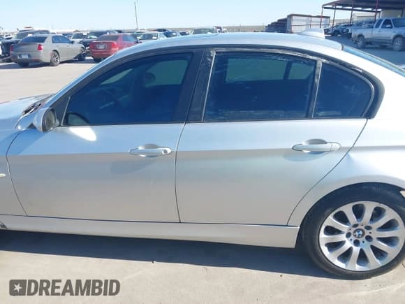 ✅ 2008 BMW 3 Series 328xi • VIN: WBAVC73558KP36975 • Lot: 41761591. Listed on IAAI with 188,932 mi. Free auction sales archive from the USA and detailed vehicle history report at DreamBid. Image 14.