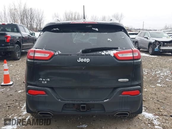 ✅ 2015 Jeep Cherokee Latitude • VIN: 1C4PJMCS3FW668154 • Lot: 43716947. Wystawiony na IAAI z przebiegiem 330 972 mil. Bezpłatny archiwum sprzedaży aukcyjnych z USA i szczegółowy raport historii pojazdu na DreamBid. Zdjęcie 16.