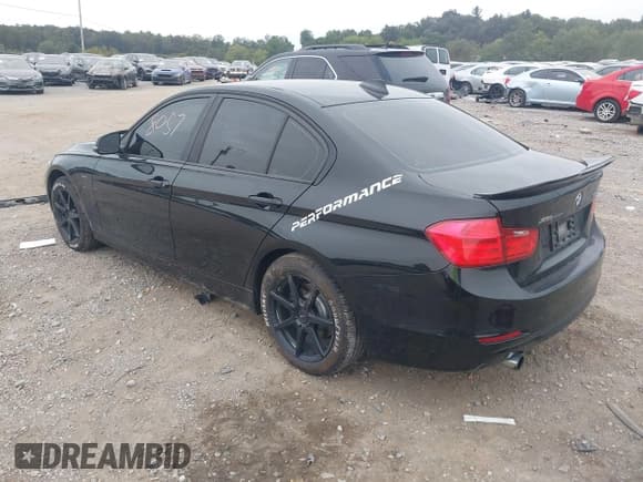 ✅ 2015 BMW 3 Series 320i xDrive • VIN: WBA3C3C59FP663030 • Lot: 43188057. Listed on IAAI with 94,206 mi. Free auction sales archive from the USA and detailed vehicle history report at DreamBid. Image 3.