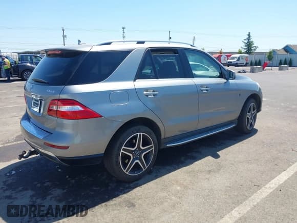 ✅ 2014 Mercedes-Benz M 350 • VIN: 4JGDA5HB7EA327400 • Lot: 42837967. Listed on IAAI with 151,268 mi. Free auction sales archive from the USA and detailed vehicle history report at DreamBid. Image 4.