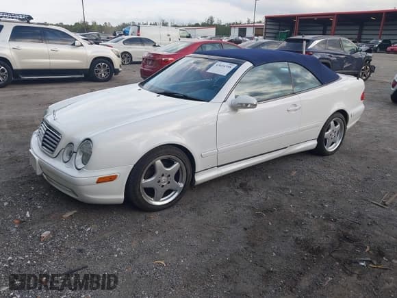 ✅ 2000 Mercedes-Benz CLK 320/430 • VIN: WDBLK70GXYT044111 • Lot: 43654398. Wystawiony na IAAI z przebiegiem 212 236 mil. Bezpłatny archiwum sprzedaży aukcyjnych z USA i szczegółowy raport historii pojazdu na DreamBid. Zdjęcie 2.