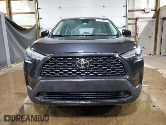 ✅ 2022 Toyota Corolla Cross L • VIN: 7MUAAAAG6NV009301 • Lot: 81000725. Listed on Copart with 51,545 mi. Free auction sales archive from the USA and detailed vehicle history report at DreamBid. Image 5.