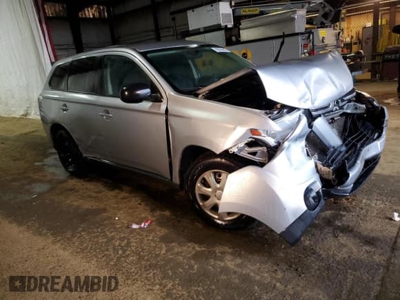 ✅ 2014 Mitsubishi Outlander ES • VIN: JA4AD2A39EZ007538 • Лот: 90595435. Опубликован ранее на Copart с пробегом 151 539 миль. Бесплатный доступ к архиву аукционных продаж из США и подробный отчёт об истории автомобиля на DreamBid. Изображение 4.