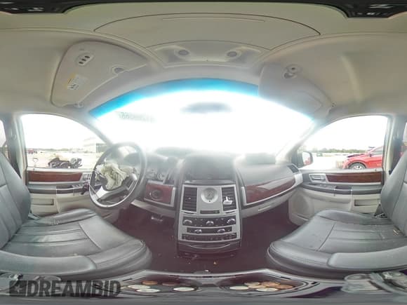 ✅ 2010 Chrysler Town & Country Touring Plus • VIN: 2A4RR8D15AR393736 • Lot: 81269565. Wystawiony na Copart z przebiegiem 177 857 mil. Bezpłatny archiwum sprzedaży aukcyjnych z USA i szczegółowy raport historii pojazdu na DreamBid. Zdjęcie 16.