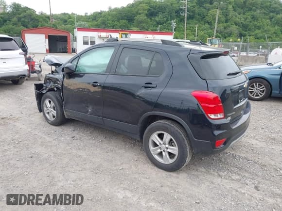 ✅ 2022 Chevrolet Trax LT • VIN: KL7CJPSM9NB516854 • Lot: 42344457. Wystawiony na IAAI z przebiegiem 14 000 mil. Bezpłatny archiwum sprzedaży aukcyjnych z USA i szczegółowy raport historii pojazdu na DreamBid. Zdjęcie 3.