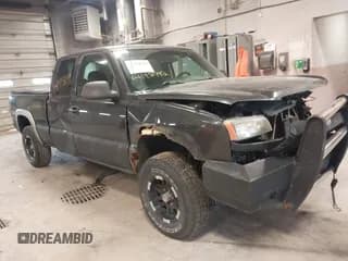 ✅ 2003 Chevrolet Silverado 1500 LS • VIN: 2GCEK19V031166404 • Lot: 41958792. Listed on IAAI with 198,572 mi. Free auction sales archive from the USA and detailed vehicle history report at DreamBid. Image 1.