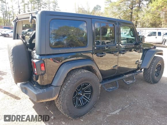 ✅ 2020 Jeep Wrangler Unlimited Sport S • VIN: 1C4HJXDN2LW275305 • Lot: 43779048. Wystawiony na IAAI z przebiegiem 86 074 mil. Bezpłatny archiwum sprzedaży aukcyjnych z USA i szczegółowy raport historii pojazdu na DreamBid. Zdjęcie 4.