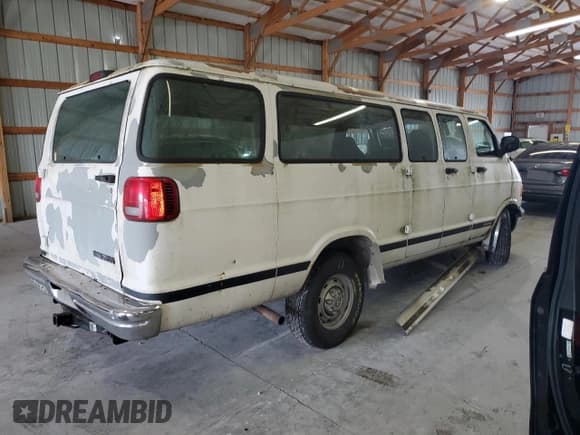 ✅ 2002 Dodge Passenger • VIN: 2B5WB35Y92K109605 • Lot: 81635945. Wystawiony na Copart z przebiegiem Nie podano. Bezpłatny archiwum sprzedaży aukcyjnych z USA i szczegółowy raport historii pojazdu na DreamBid. Zdjęcie 3.