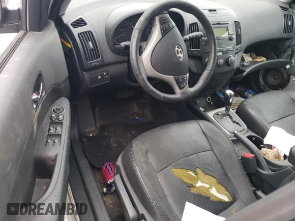 ✅ 2011 Hyundai Elantra SE • VIN: KMHDC8AE8BU099952 • Lot: 67260335. Listed on Copart with 173,893 mi. Free auction sales archive from the USA and detailed vehicle history report at DreamBid. Image 8.