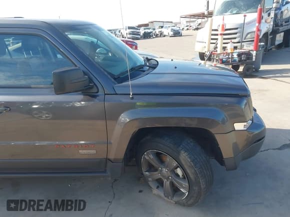 ✅ 2017 Jeep Patriot Sport • VIN: 1C4NJPBBXHD117521 • Lot: 42311513. Listed on IAAI with 71,548 mi. Free auction sales archive from the USA and detailed vehicle history report at DreamBid. Image 18.