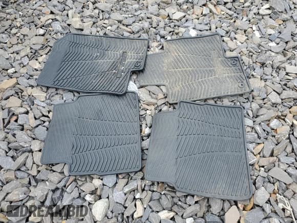 ✅ 2011 Hyundai Sonata SE • VIN: 5NPEC4AC6BH145952 • Lot: 72689904. Listed on Copart with 164,265 mi. Free auction sales archive from the USA and detailed vehicle history report at DreamBid. Image 12.