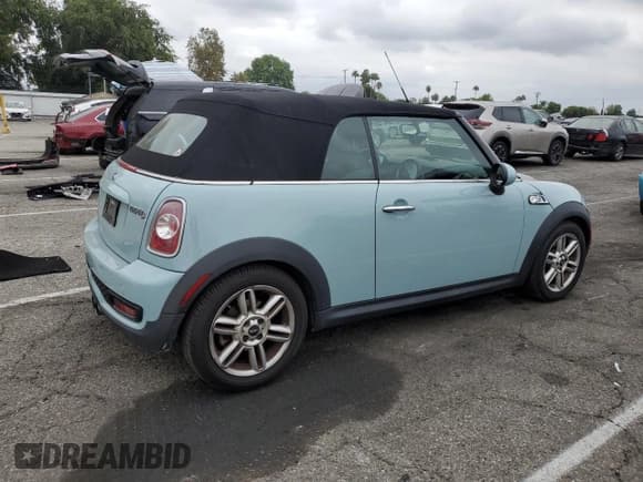 ✅ 2013 MINI Convertible S • VIN: WMWZP3C58DT550902 • Lot: 81694705. Wystawiony na Copart z przebiegiem 82 397 mil. Bezpłatny archiwum sprzedaży aukcyjnych z USA i szczegółowy raport historii pojazdu na DreamBid. Zdjęcie 3.