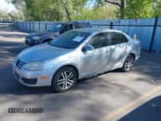 ✅ 2006 Volkswagen Jetta 2.5L • VIN: 3VWRF71K36M693325 • Лот: 42101003. Опубликован ранее на IAAI с пробегом 356 498 миль. Бесплатный доступ к архиву аукционных продаж из США и подробный отчёт об истории автомобиля на DreamBid. Изображение 2.