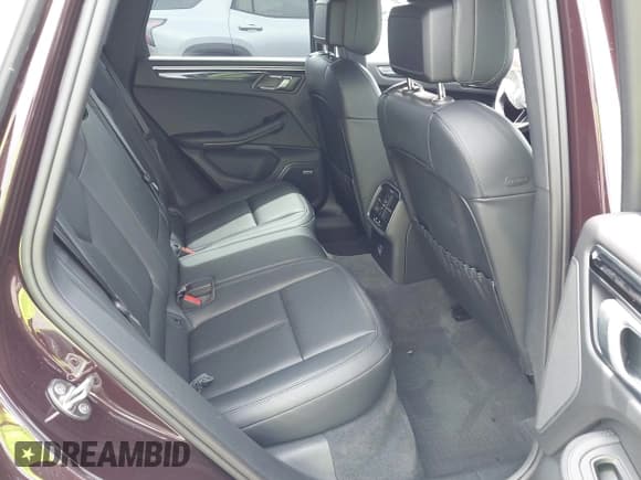 ✅ 2024 Porsche Macan • VIN: WP1AA2A54RLB15752 • Lot: 42765307. Wystawiony na IAAI z przebiegiem 5 627 mil. Bezpłatny archiwum sprzedaży aukcyjnych z USA i szczegółowy raport historii pojazdu na DreamBid. Zdjęcie 8.