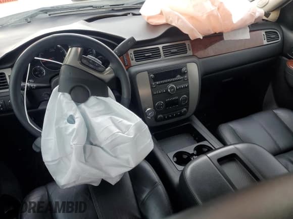 ✅ 2013 GMC Sierra 2500HD SLT • VIN: 1GT121C82DF155822 • Lot: 92244665. Listed on Copart with 148,669 mi. Free auction sales archive from the USA and detailed vehicle history report at DreamBid. Image 8.