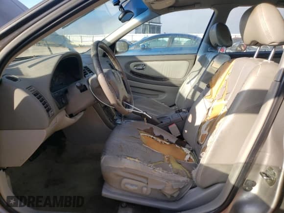 ✅ 2001 Nissan Maxima GXE • VIN: JN1CA31D21T832942 • Лот: 78465584. Опубликован ранее на Copart с пробегом 248 925 миль. Бесплатный доступ к архиву аукционных продаж из США и подробный отчёт об истории автомобиля на DreamBid. Изображение 7.