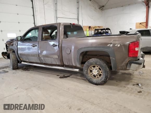 ✅ 2007 Chevrolet Silverado 2500HD LTZ • VIN: 1GCHK23697F512744 • Lot: 42670505. Wystawiony na Copart z przebiegiem Nie podano. Bezpłatny archiwum sprzedaży aukcyjnych z USA i szczegółowy raport historii pojazdu na DreamBid. Zdjęcie 2.