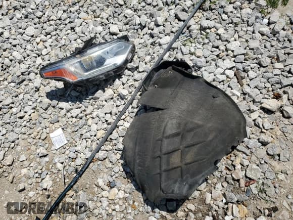 ✅ 2018 Chevrolet Traverse LS • VIN: 1GNERFKW4JJ112349 • Lot: 63316045. Wystawiony na Copart z przebiegiem 88 248 mil. Bezpłatny archiwum sprzedaży aukcyjnych z USA i szczegółowy raport historii pojazdu na DreamBid. Zdjęcie 13.