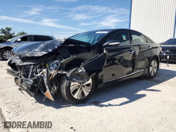 ✅ 2014 Hyundai Sonata Limited • VIN: KMHEC4A44EA113033 • Lot: 84766615. Listed on Copart with 150,672 mi. Free auction sales archive from the USA and detailed vehicle history report at DreamBid. Image 1.