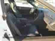 1993 Chevrolet Corvette z VIN 1G1YY23P8P5112521, wystawiony jako Copart lot #85591474 z przebiegiem 176 246 mil mil oraz Szkoda całkowita • Salvage title. Historia ofert i sprzedaży dostępna na DreamBid. Obrazek 10.