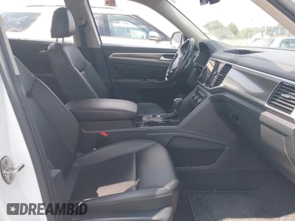 ✅ 2019 Volkswagen Atlas SEL • VIN: 1V2ER2CA0KC512305 • Lot: 42400428. Wystawiony na IAAI z przebiegiem 137 516 mil. Bezpłatny archiwum sprzedaży aukcyjnych z USA i szczegółowy raport historii pojazdu na DreamBid. Zdjęcie 5.