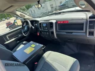 ✅ 2015 Ram 4500 • VIN: 3C7WRKAJ3FG698050 • Lot: 59708305. Wystawiony na Copart z przebiegiem 82 859 mil. Bezpłatny archiwum sprzedaży aukcyjnych z USA i szczegółowy raport historii pojazdu na DreamBid. Zdjęcie 5.