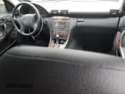 ✅ 2006 Mercedes-Benz C 280 Luxury • VIN: WDBRF92HX6F754637 • Lot: 57135925. Wystawiony na Copart z przebiegiem 167 854 mil. Bezpłatny archiwum sprzedaży aukcyjnych z USA i szczegółowy raport historii pojazdu na DreamBid. Zdjęcie 8.